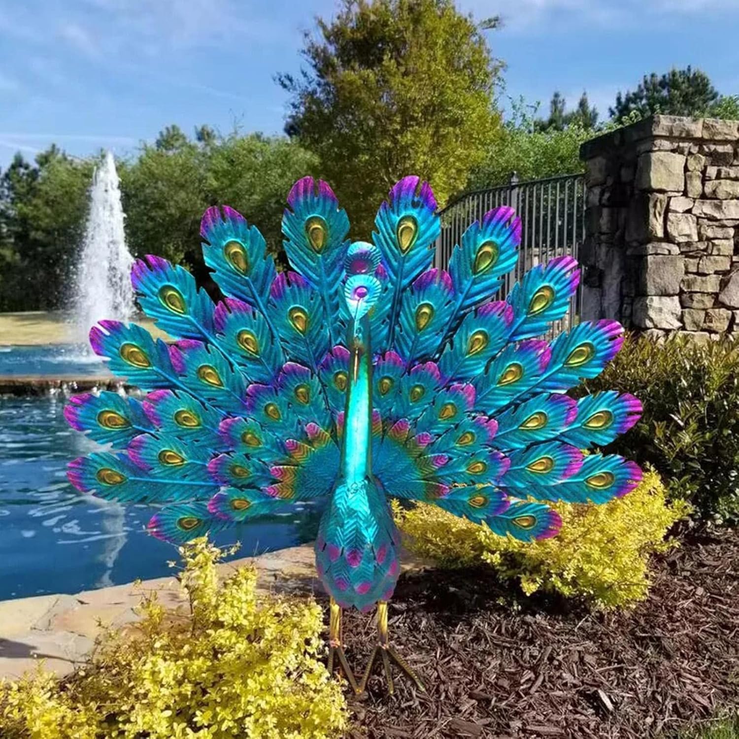 Metal Peacock Garden Decoration Weatherproof Outdoor Figurine
